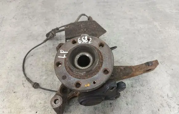 Peugeot 407 Front wheel hub spindle knuckle