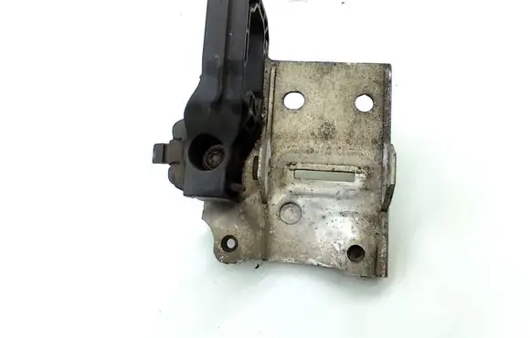 BMW 5 F10 F11 Radiator mount bracket 7186513