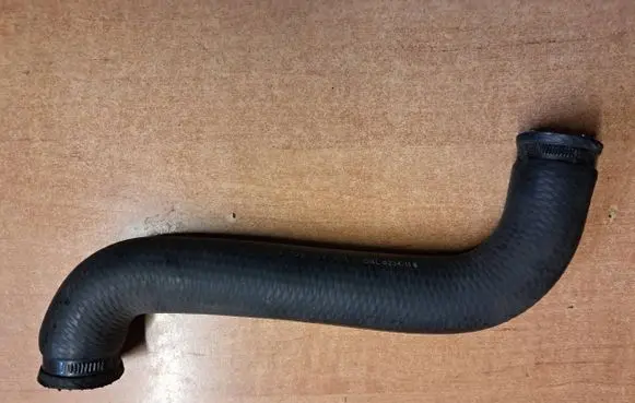 Mercedes-Benz E W124 Engine coolant pipe/hose 1245011782