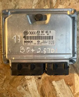 Volkswagen PASSAT B5.5 Engine control unit/module 8E0907401N 1039S05945 0281011386