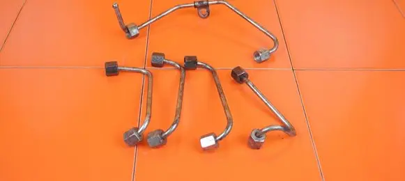 Opel Insignia A Fuel injector supply line/pipe 17MB47
