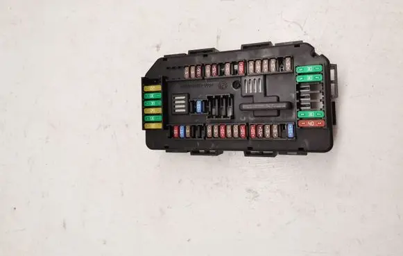 BMW 4 F32 F33 Fuse module 9389068
