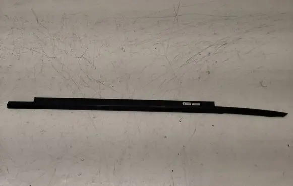 Audi A5 8T 8F Front door glass trim molding 8T8853283