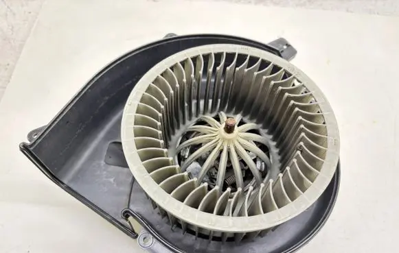 Volkswagen Polo Heater fan/blower 6Q1820015C