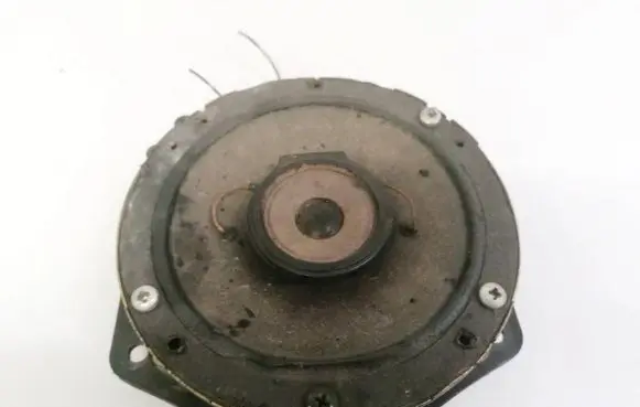 Nissan King Cab, Navara Front door speaker