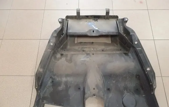 Bonnet wind deflector