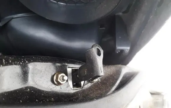 Toyota Corolla Verso E121 Rear door check strap stopper