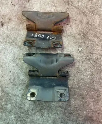 Mitsubishi L200 Tailgate/trunk/boot hinge 