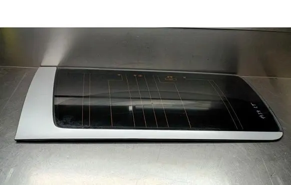 Volvo XC70 Rear side window 30674480