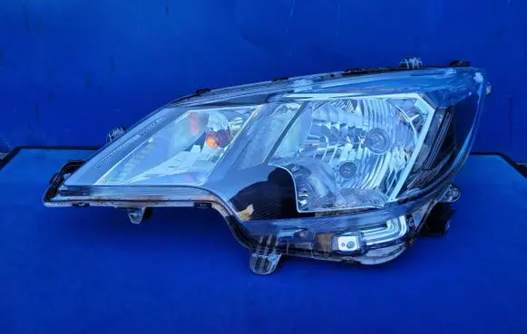 Mitsubishi Space Star Headlight/headlamp 8301D445