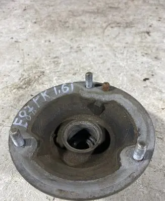 Coil spring mount