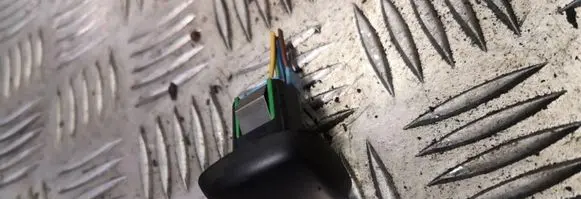 Volvo XC90 Alarm switch 8691912
