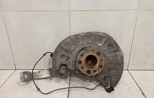 Mercedes-Benz C W205 Front wheel hub A2053325200