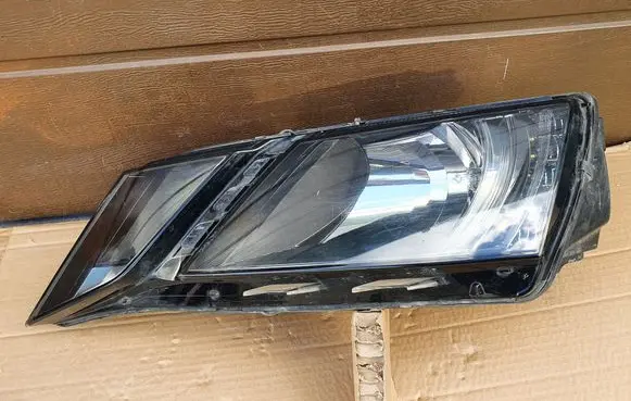 Skoda Octavia Mk3 (5E) Headlight/headlamp 5E1941015C