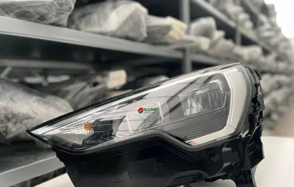 Audi Q3 F3 Headlight/headlamp 1090025 1101A59C000 334941011