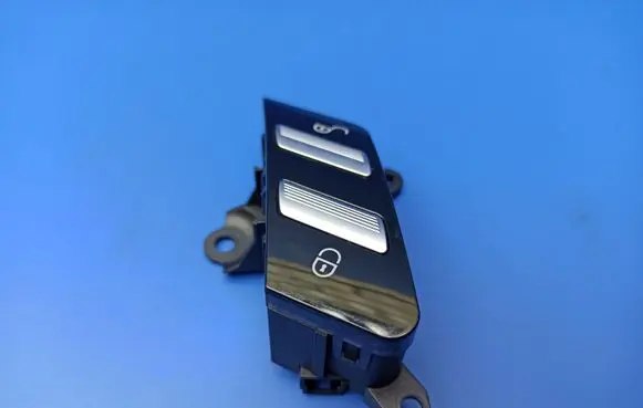 Mercedes-Benz S W221 Central locking switch button A2218213051 03371040100 STV82217