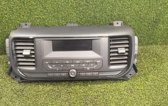 Head unit multimedia control