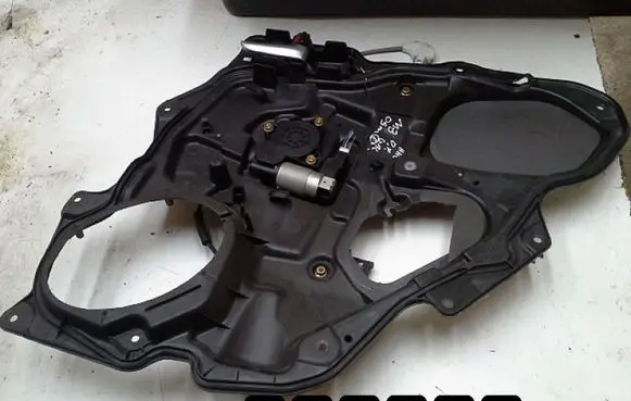 Mazda 3 I Front door window regulator with motor gj6a5958x