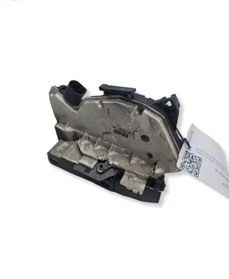 Volkswagen PASSAT CC Rear door lock 5N0839016A