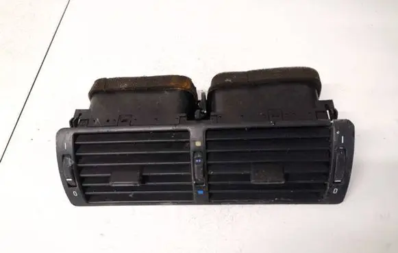 BMW 5 E39 Dash center air vent grill 8391179 8364007