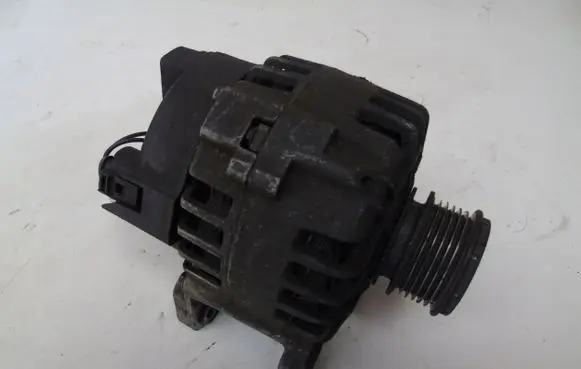 Volkswagen Golf IV Generator/alternator