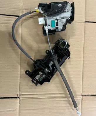 Audi A1 Front door lock 8X1837015C