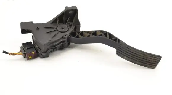 Mitsubishi Colt Accelerator throttle pedal 6PV00886600 A4543000304