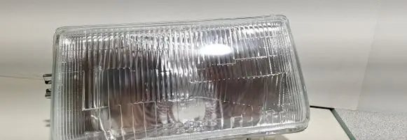 Nissan Sunny Headlight/headlamp 2151120L