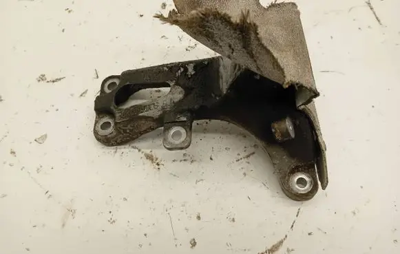 Audi A4 S4 B8 8K Engine mounting bracket 8K0199308
