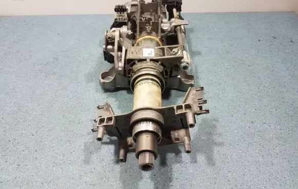 BMW M6 Steering wheel axle
