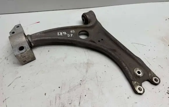Audi Q3 8U Front lower control arm/wishbone