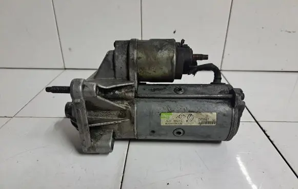 Renault Laguna II Starter motor D7R47 6J000231NVB 8200054336