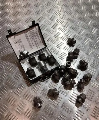 Toyota Prius (XW50) Nuts/bolts PK16159