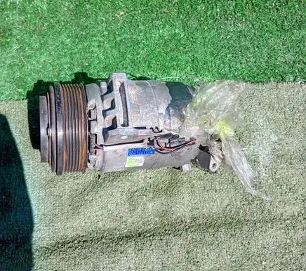 Renault Koleos I Air conditioning (A/C) compressor (pump) 926007877R