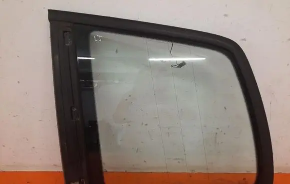 Volkswagen Cross Touran I Rear side window 43R-00048