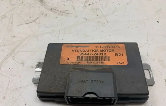 Hyundai Tucson JM Transfer box differential control unit 9544724010 4450000137C 137000HJ9