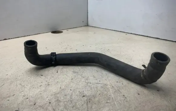 Volkswagen Touran I Engine coolant pipe/hose
