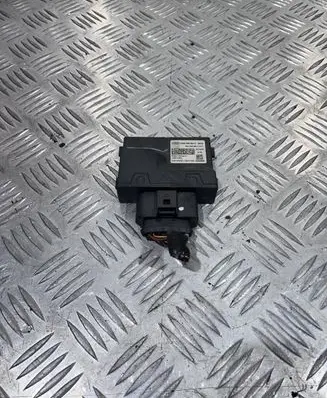Audi A4 S4 B9 Fuel pump relay 8W0906093C