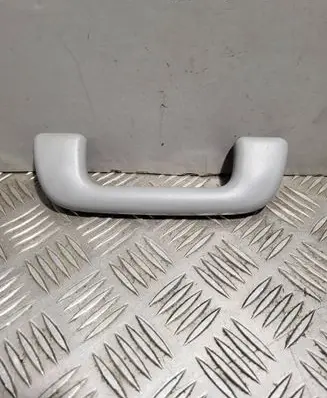 Toyota Yaris Front interior roof grab handle L1020372