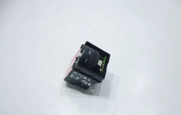 Volkswagen PASSAT B7 Seat heating switch 3C0963564C 0743