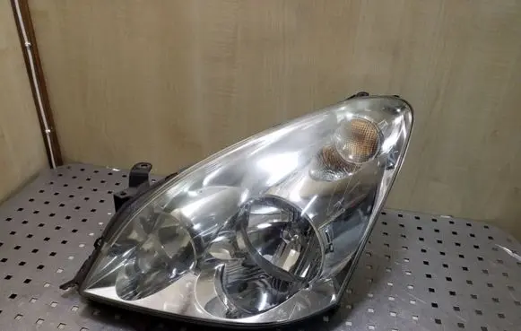 Toyota Corolla Verso E121 Headlight/headlamp
