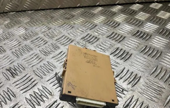 Toyota Prius (NHW20) Gateway control module 8911147050