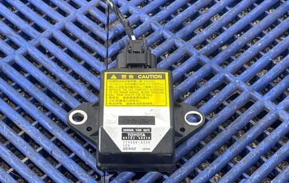 Toyota Prius (XW20) ESP acceleration yaw rate sensor 1745005234 8918348010