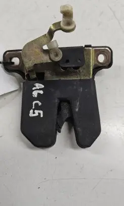 Audi A6 S6 C5 4B Tailgate/trunk/boot lock/catch/latch 827505