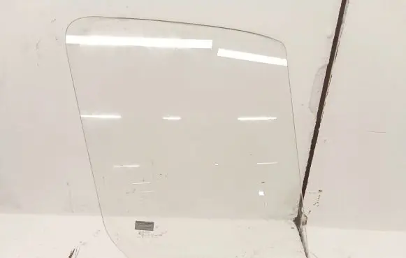 Mercedes-Benz Sprinter W906 Front door window/glass (coupe) 