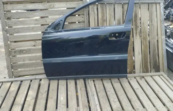 Volvo V70 Front door