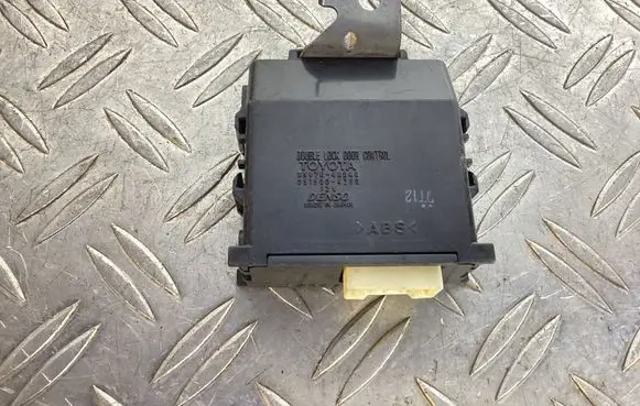 Lexus RX 450H Door central lock control unit/module 8597048040 0515004380