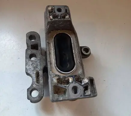 Engine mount bracket