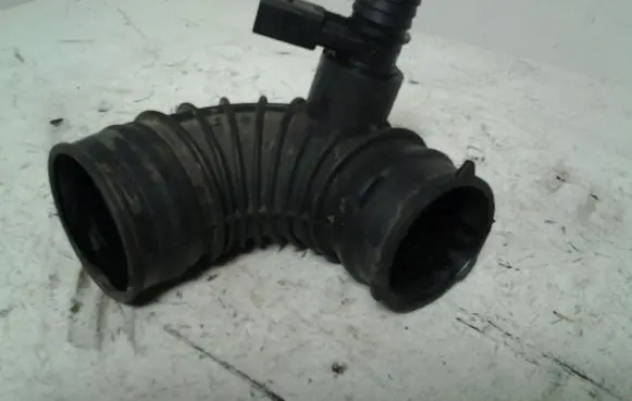 Audi A8 S8 D3 4E Air intake duct part 057129627D