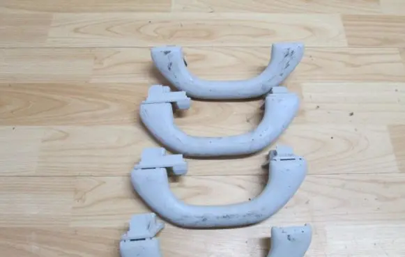 Volkswagen Golf VI Front interior roof grab handle